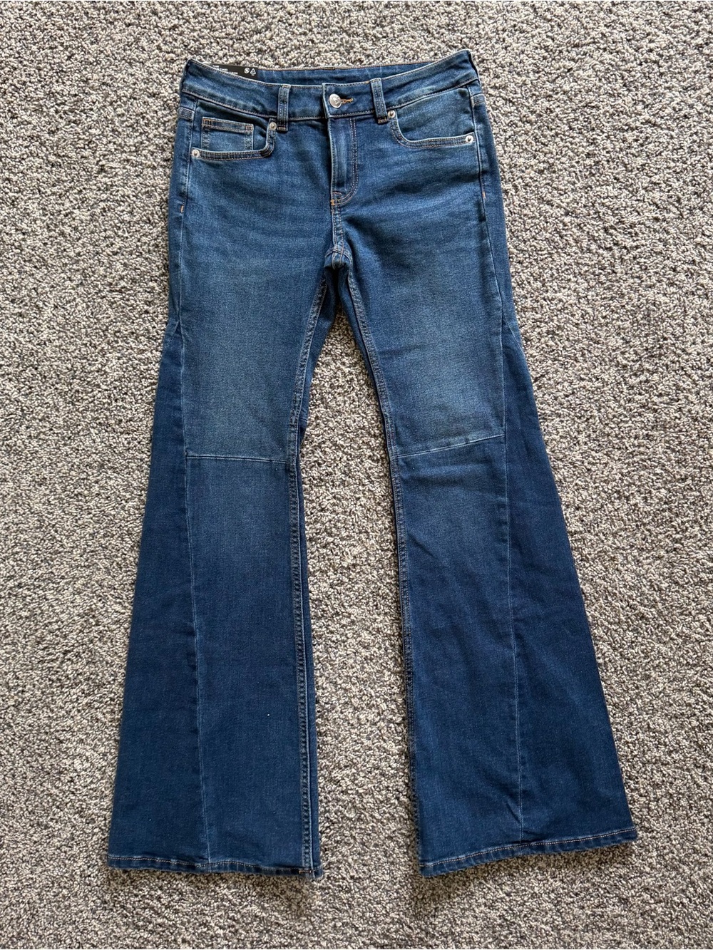 H&M Divided Low Waist Flare Leg Dark Wash Stretchy 70’s Jeans Brand New Size 4